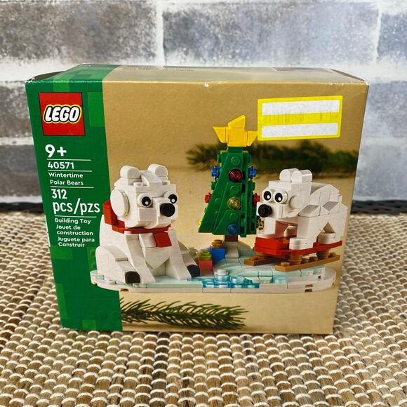 LEGO Limited Edition Retired Seasonal NEW Sealed Wintertime Polar Bear # 40571 - Picture 1 of 8